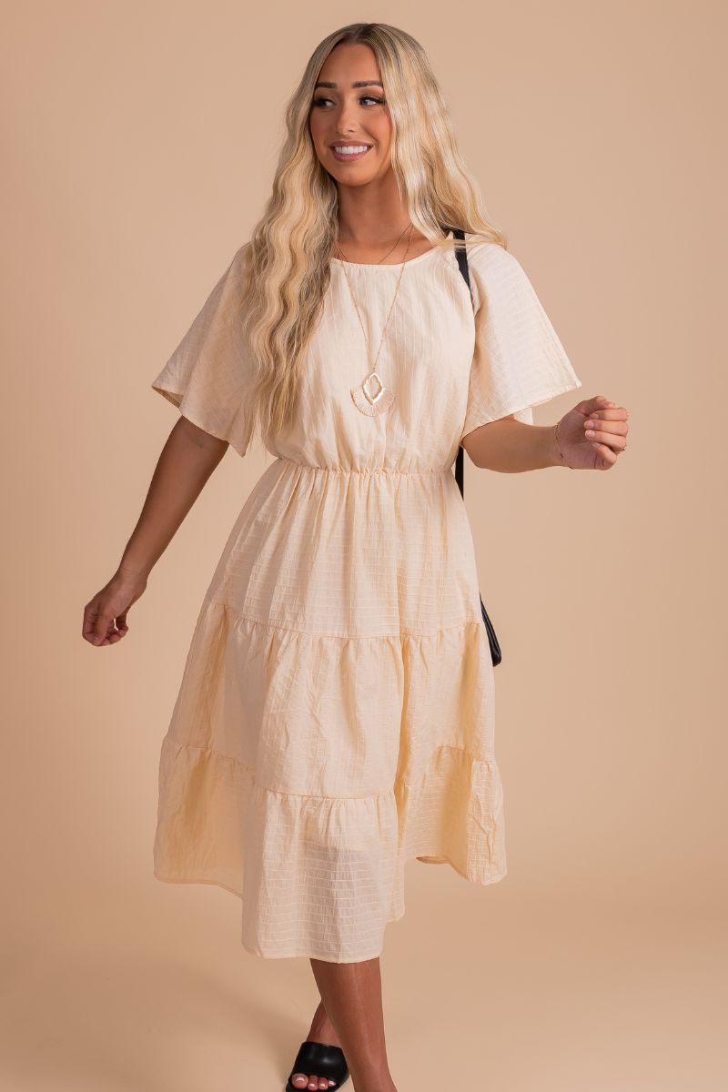 women’s cream colored dresses